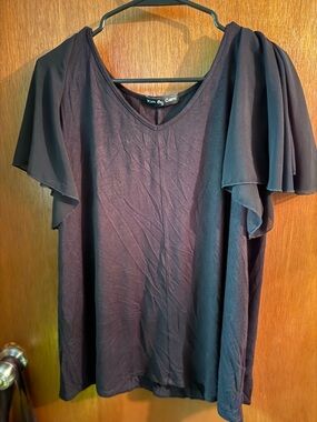 Kim & Cami Black V-Neck Flutter Sleeve Blouse